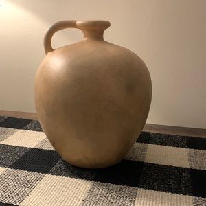 Threshold decorative tan vase